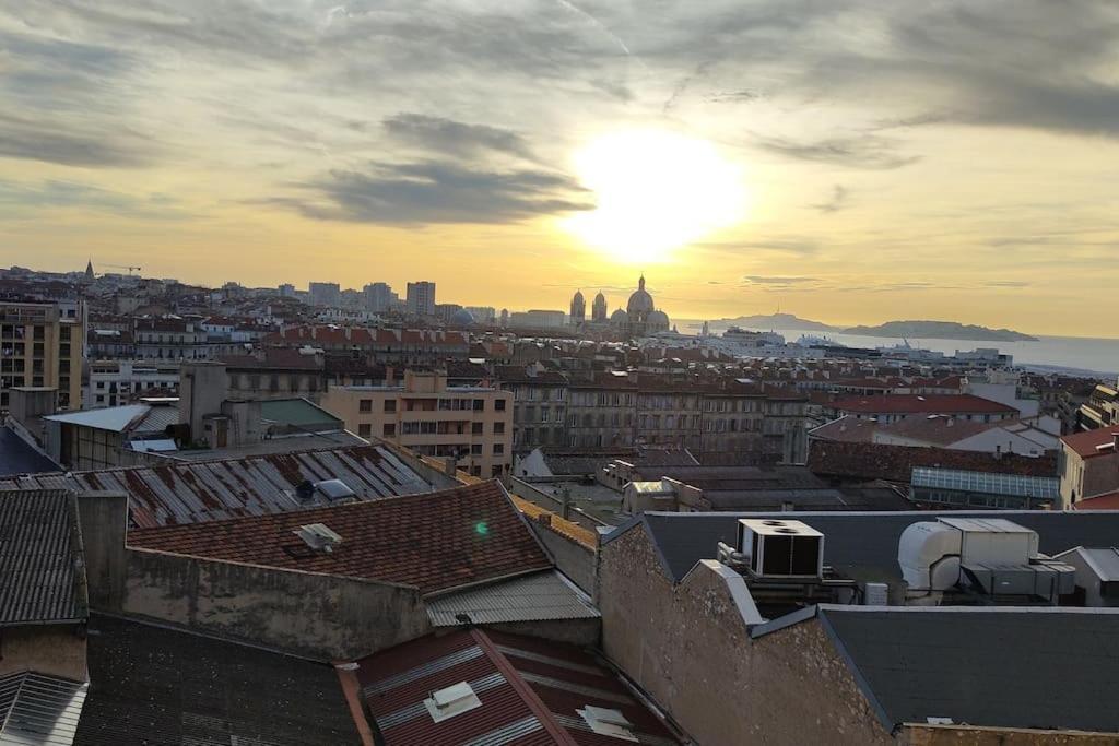 Vue Mer Et Et Notre Dame Centre Ville Avec Balcon Et Parking Marseille Exterior photo